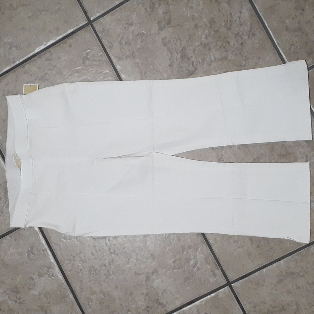 *NWT* Michael Kors White Pull-On Capris Size 8 - Women's - Elastic Waist Fashion